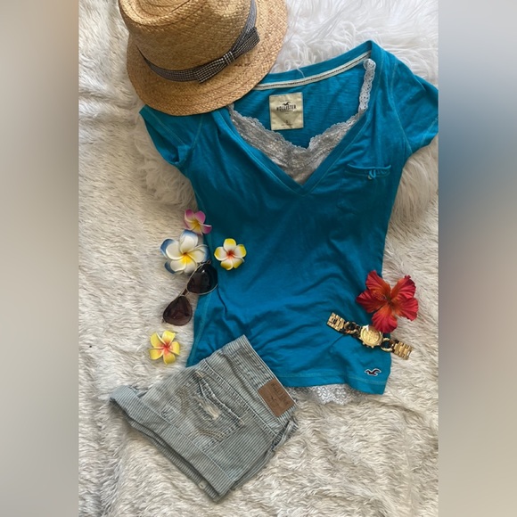 Y2k NWT Gorgeous Hollister V- Neckline short-sleeve top So Cal❣️ - Picture 12 of 16
